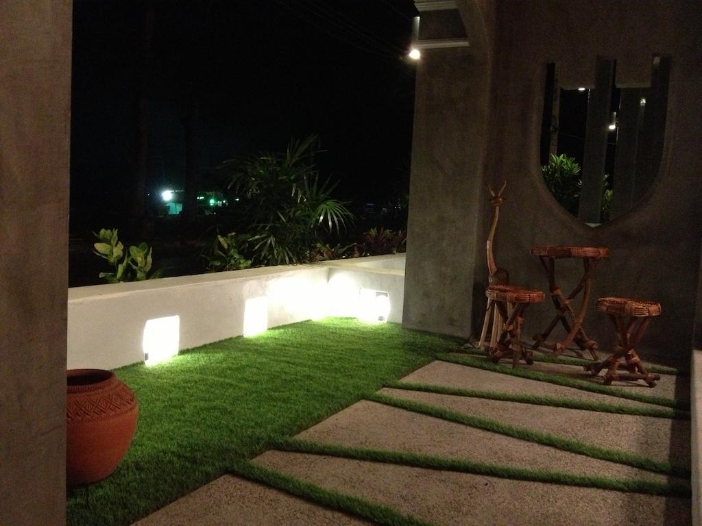 De Sea Almond Hotel Chumphon Exterior photo